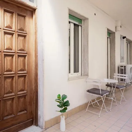 Ariston A 200m-luxury Con A/c & Wi-fi Daire