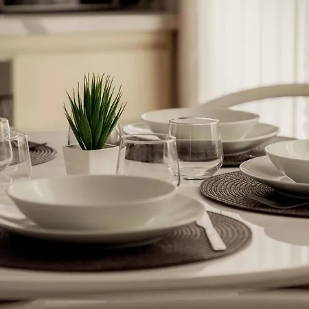 Ariston A 200m-luxury Con A/c & Wi-fi