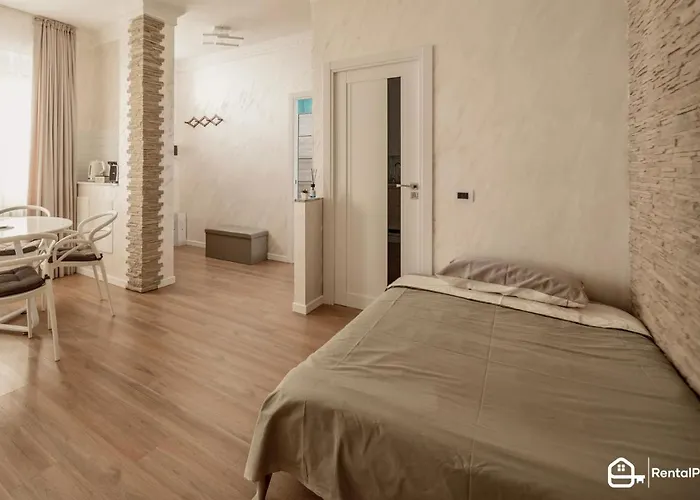 Daire Ariston A 200m-luxury Con A/c & Wi-fi *